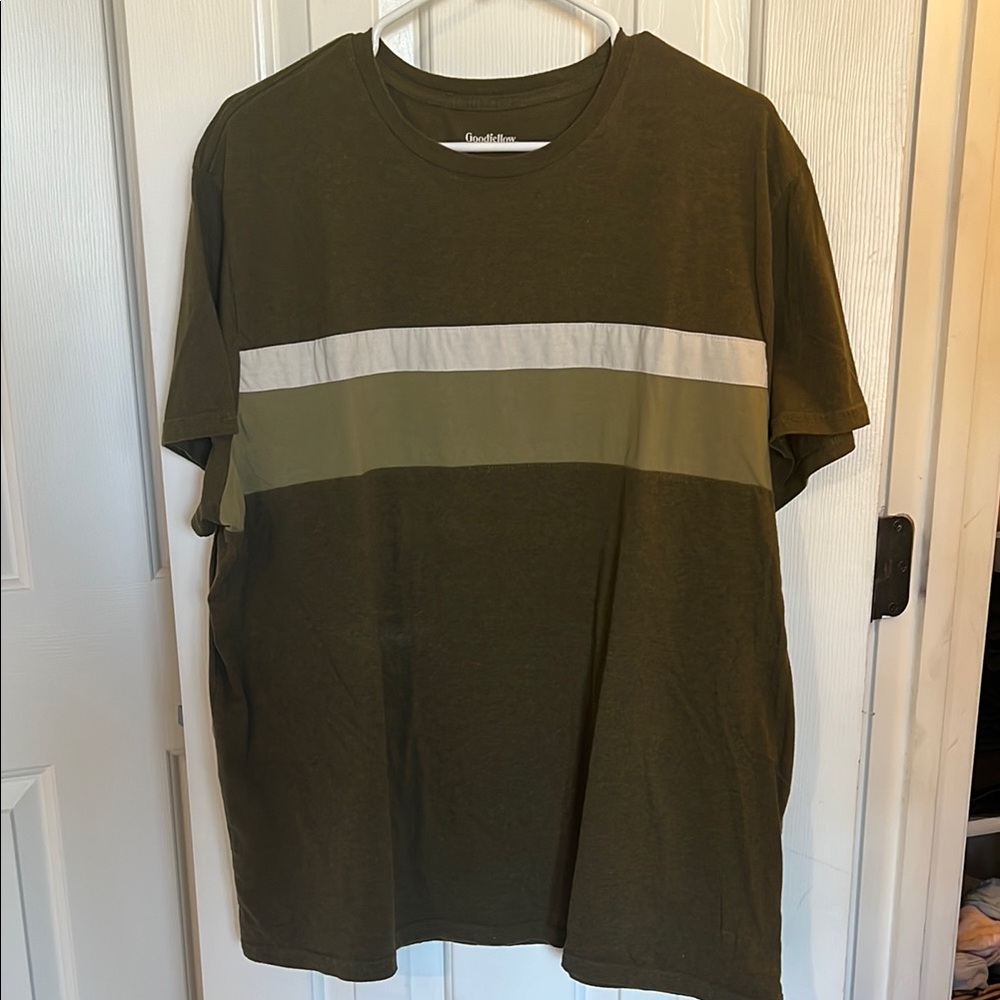 Goodfellow & Co Green and White Short Sleeve Tees